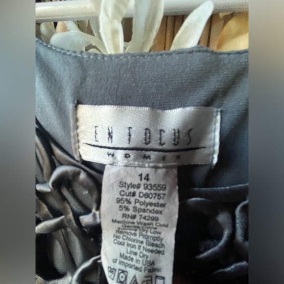 EUC Dark Gray Knotted Neckline Dress Sleeveless Size 14 - Picture 4 of 4